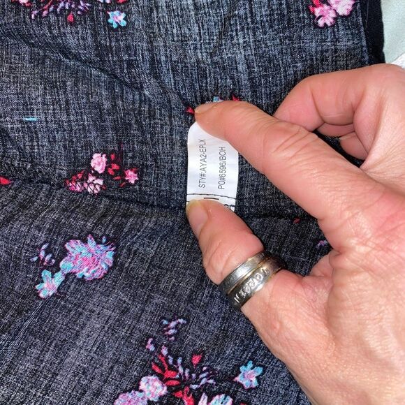 Time and True cover up. Black floral kimono One size - Picture 5 of 11